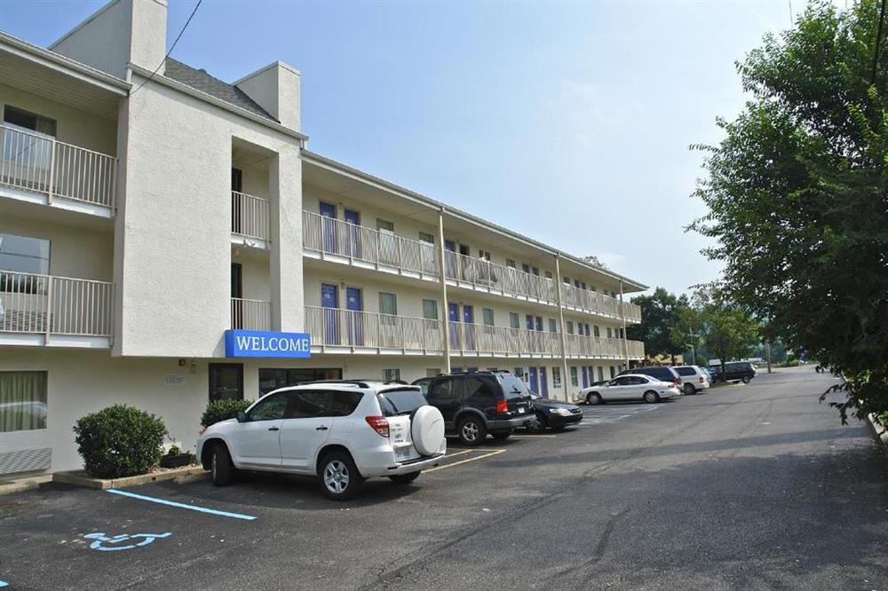 Days Inn By Wyndham Charleston Wv 시설 사진